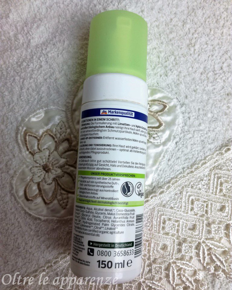 Mousse detergente alla mela e al lime