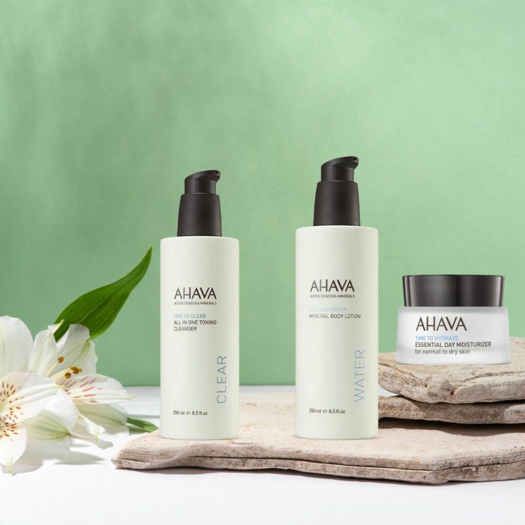 IL KIT AHAVA DI COSMETICI AL SALE DEL MAR MORTO