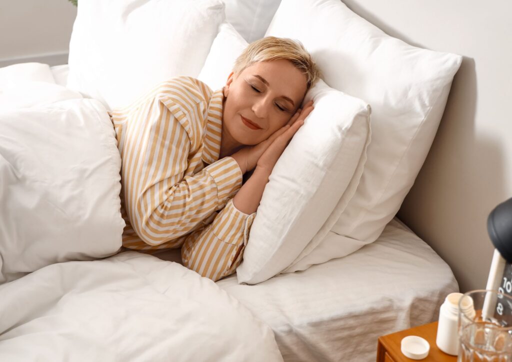 Donna matura che dorme serenamente